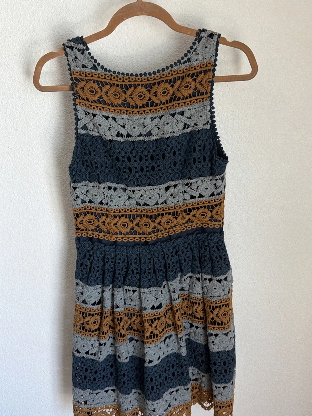 Maeve Sleeveless Crochet Lace Striped Bohemian Dress - Anthropologie, Size 6